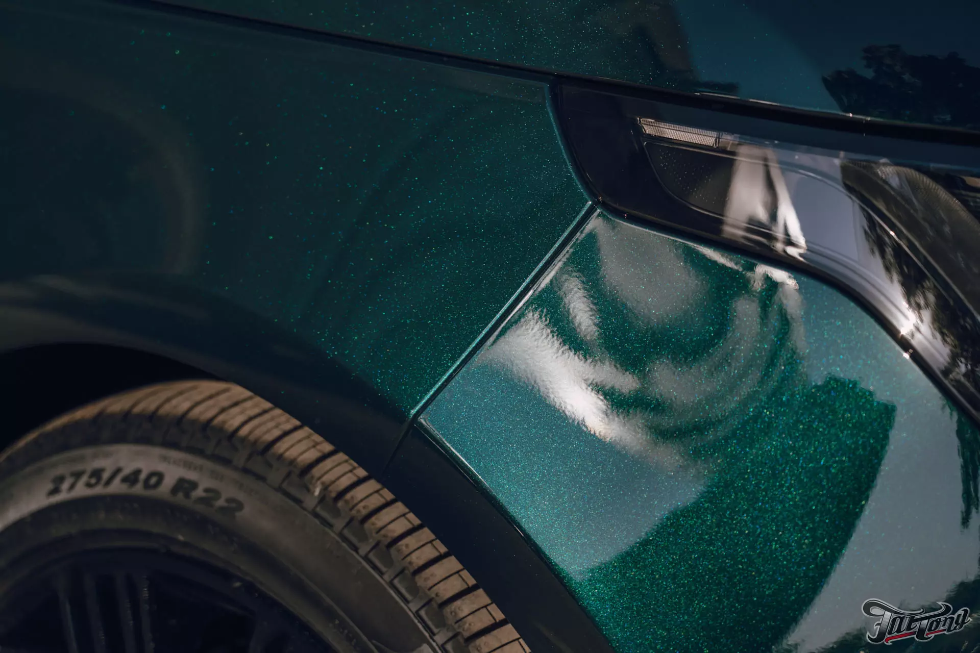 Land Rover Range Rover Autobiography. Оклейка в глянцевый полиуретан